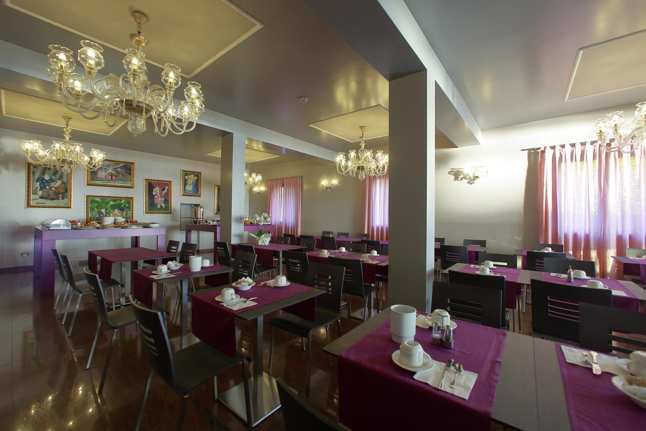 Hotel San Marco ペスキエーラ・デル・ガルダ エクステリア 写真