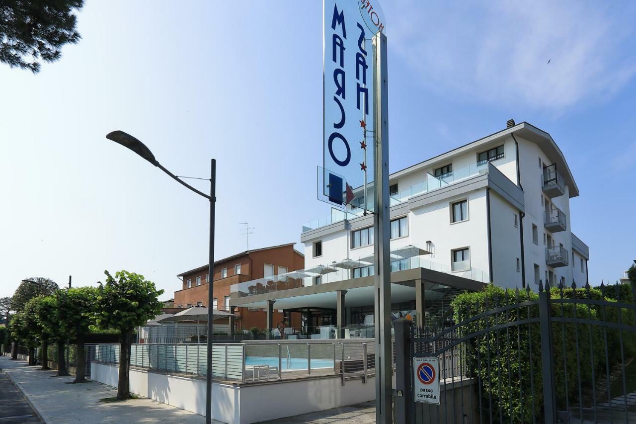 Hotel San Marco ペスキエーラ・デル・ガルダ エクステリア 写真